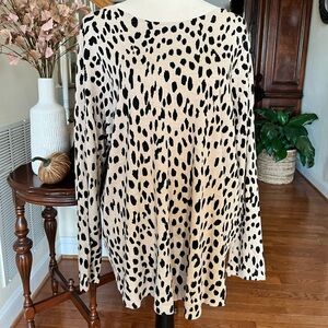 Chico’s iconic Cheetah print~bateau neck sweater